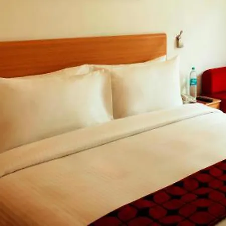 Red Fox Aerocity Hotel